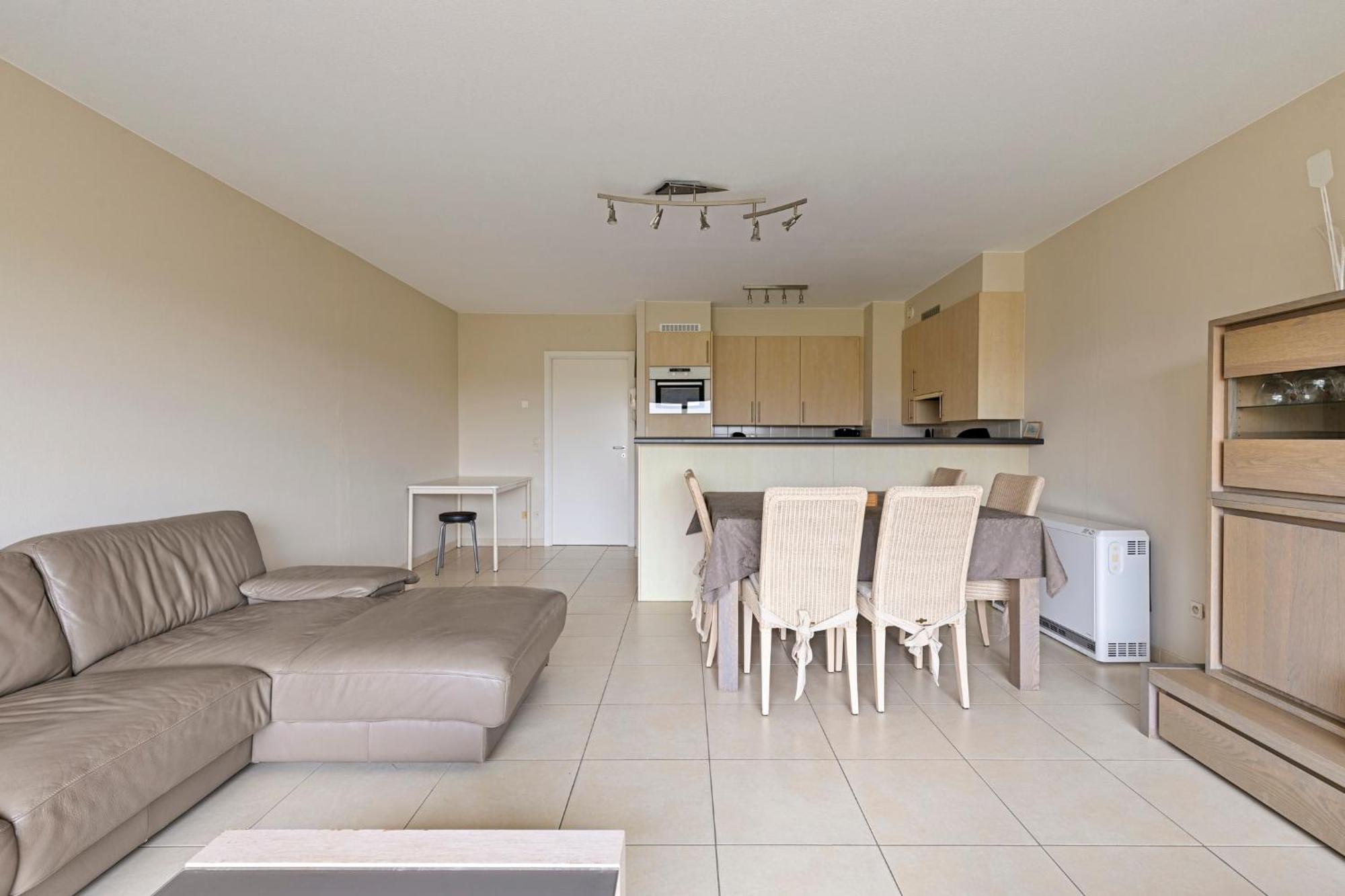 Ideal Tower 03,08 Appartement *